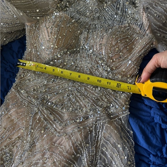 Evening gown - Picture 16 of 17